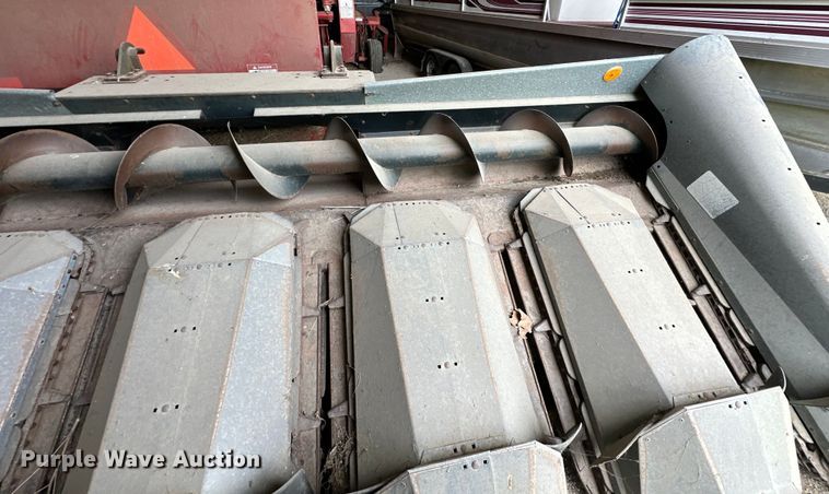 image for item NT9203 Deutz Allis  630 corn head