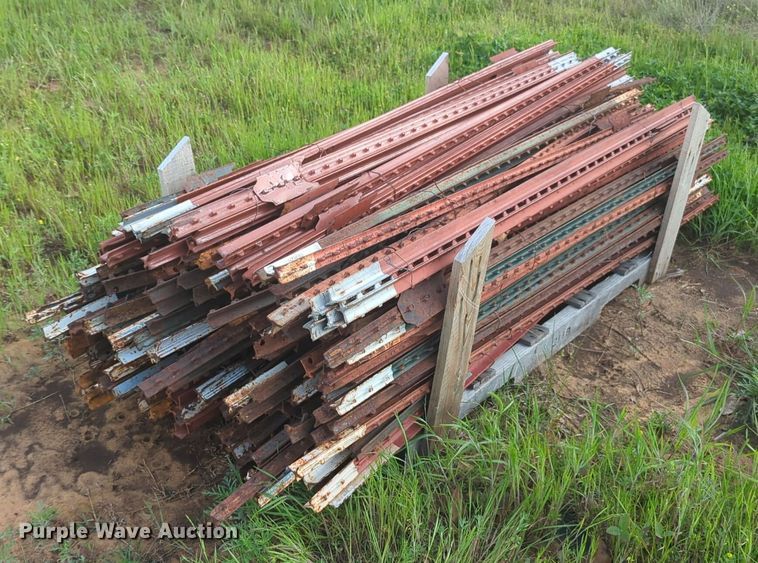 image for item NZ9693 (200) 6' L T-posts 