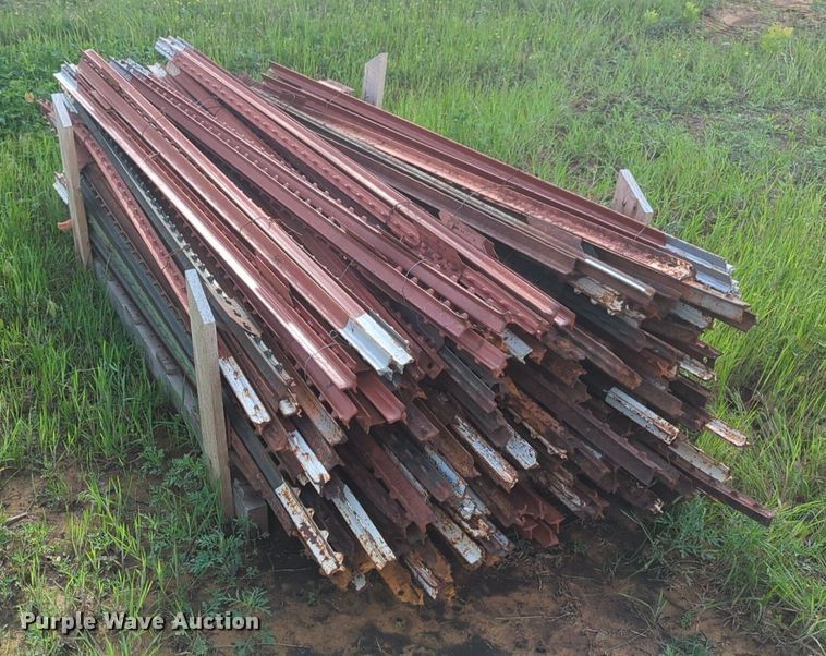 image for item NZ9693 (200) 6' L T-posts 