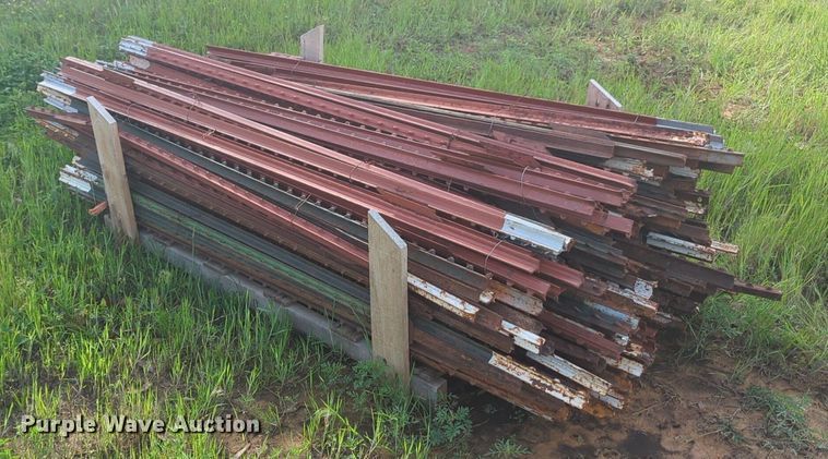 image for item NZ9693 (200) 6' L T-posts 