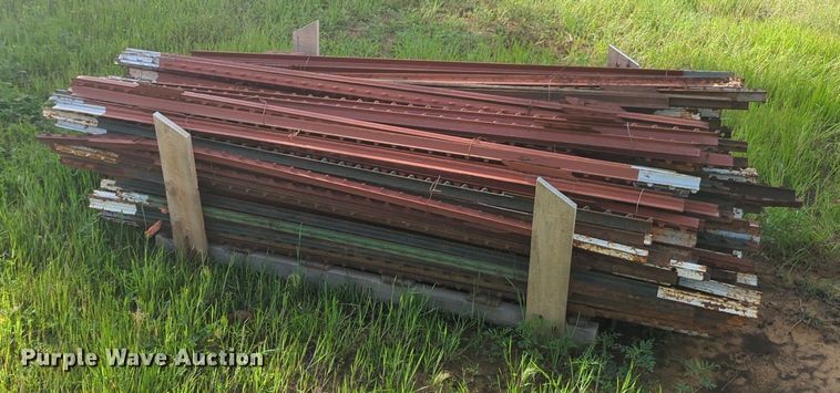 image for item NZ9693 (200) 6' L T-posts 