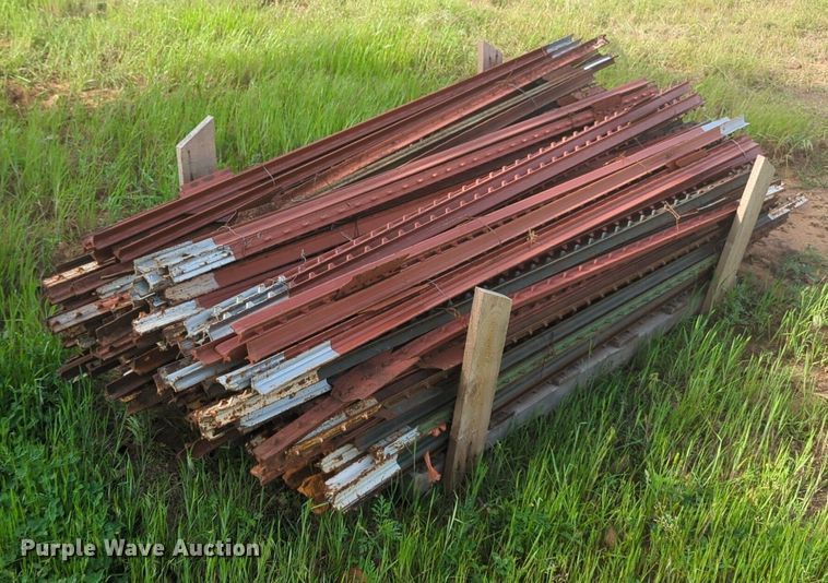 image for item NZ9693 (200) 6' L T-posts 