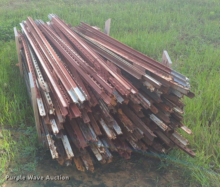 image for item NZ9693 (200) 6' L T-posts 