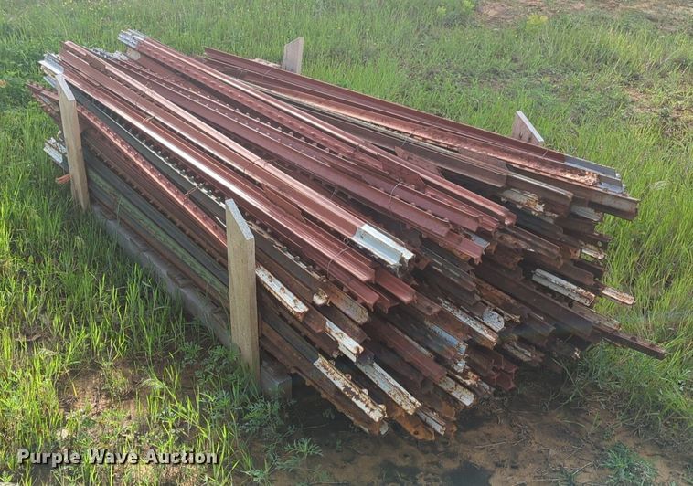 image for item NZ9693 (200) 6' L T-posts 