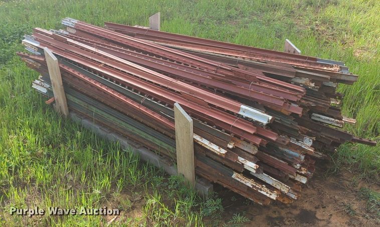 image for item NZ9693 (200) 6' L T-posts 