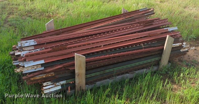 image for item NZ9693 (200) 6' L T-posts 