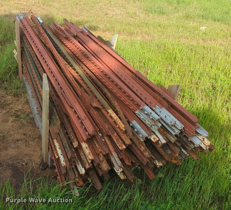 image for item NZ9693 (200) 6' L T-posts 