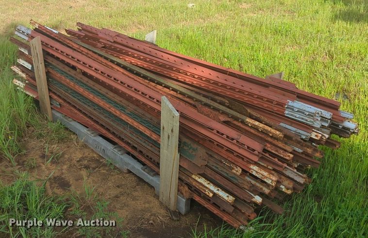 image for item NZ9693 (200) 6' L T-posts 