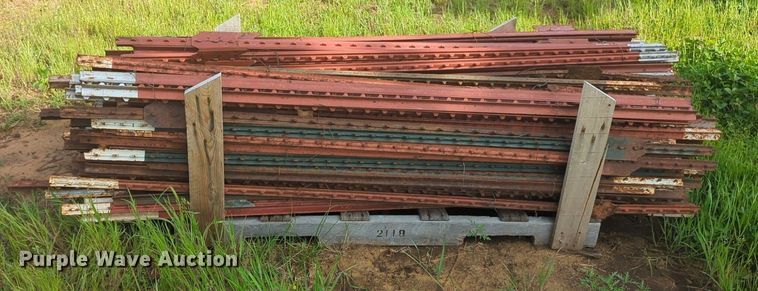 image for item NZ9693 (200) 6' L T-posts 