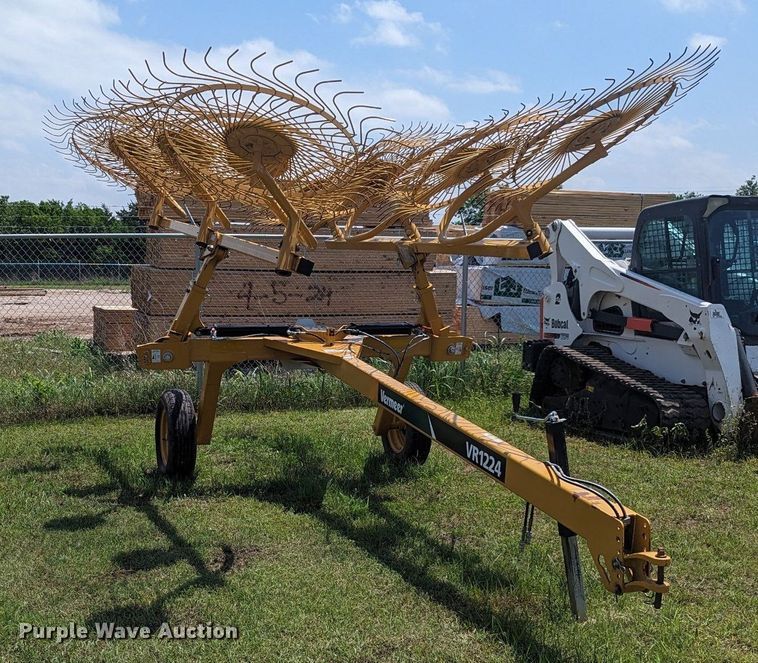 image for item NZ9730 2021 Vermeer VR1224 hay rake