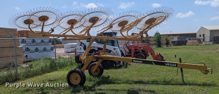 image for item NZ9730 2021 Vermeer VR1224 hay rake