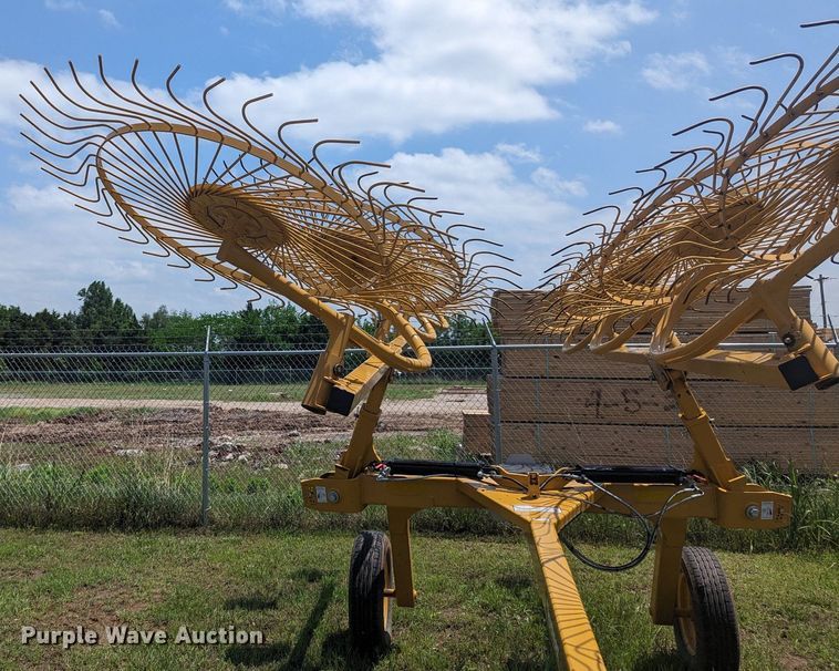 image for item NZ9730 2021 Vermeer VR1224 hay rake