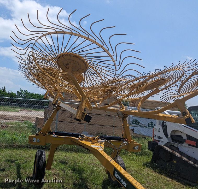 image for item NZ9730 2021 Vermeer VR1224 hay rake