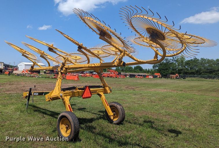 image for item NZ9730 2021 Vermeer VR1224 hay rake
