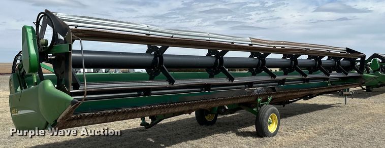 image for item OA9705 2005 John Deere 936D draper head