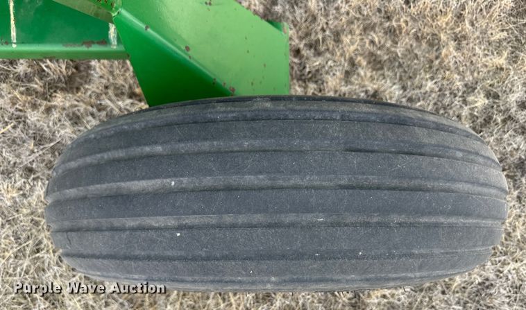 image for item OA9705 2005 John Deere 936D draper head