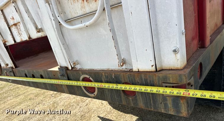 image for item OE9071 1974 Mack R600 grain truck