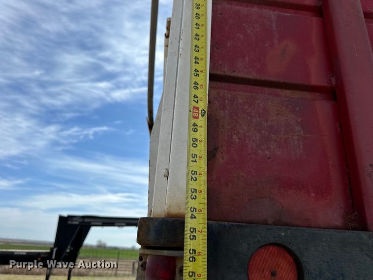 image for item OE9071 1974 Mack R600 grain truck