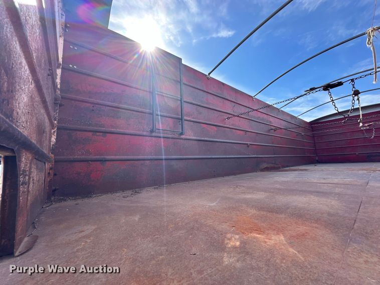 image for item OE9071 1974 Mack R600 grain truck