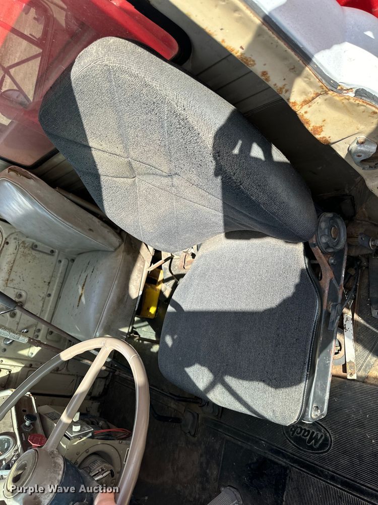 image for item OE9071 1974 Mack R600 grain truck