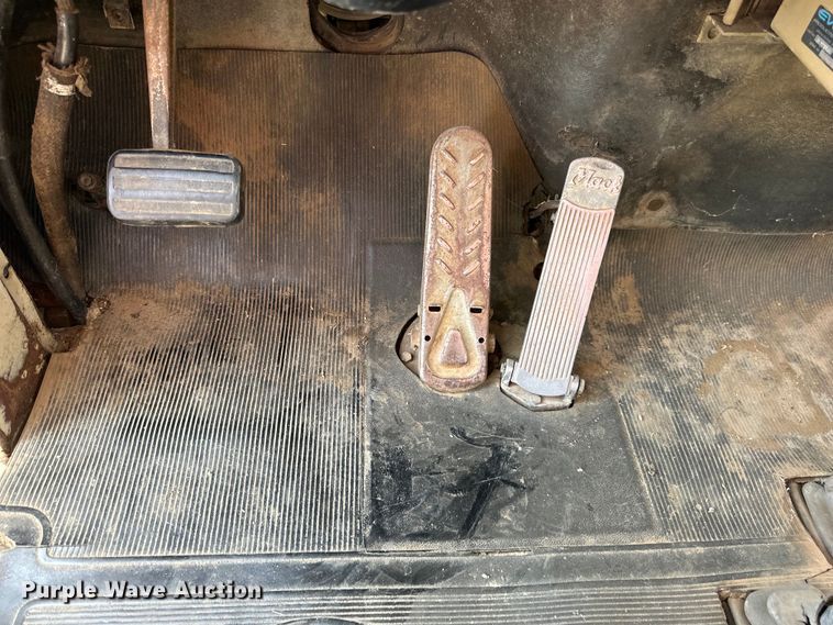 image for item OE9071 1974 Mack R600 grain truck