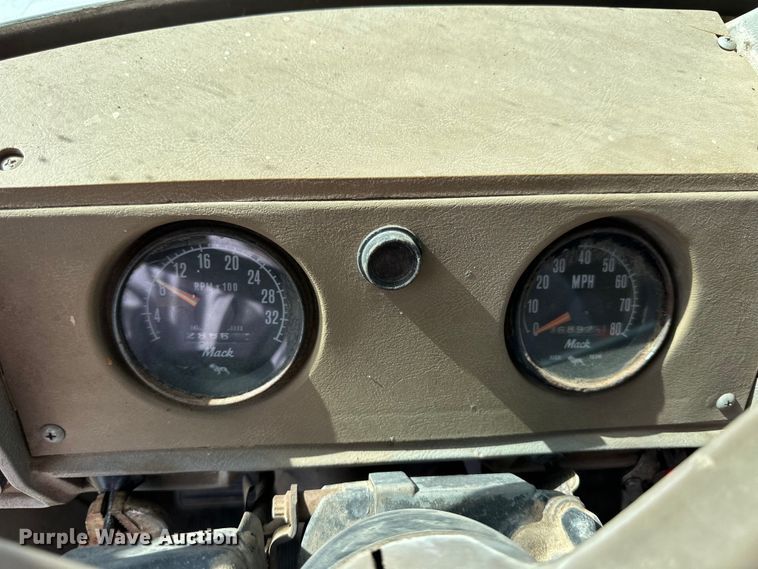 image for item OE9071 1974 Mack R600 grain truck