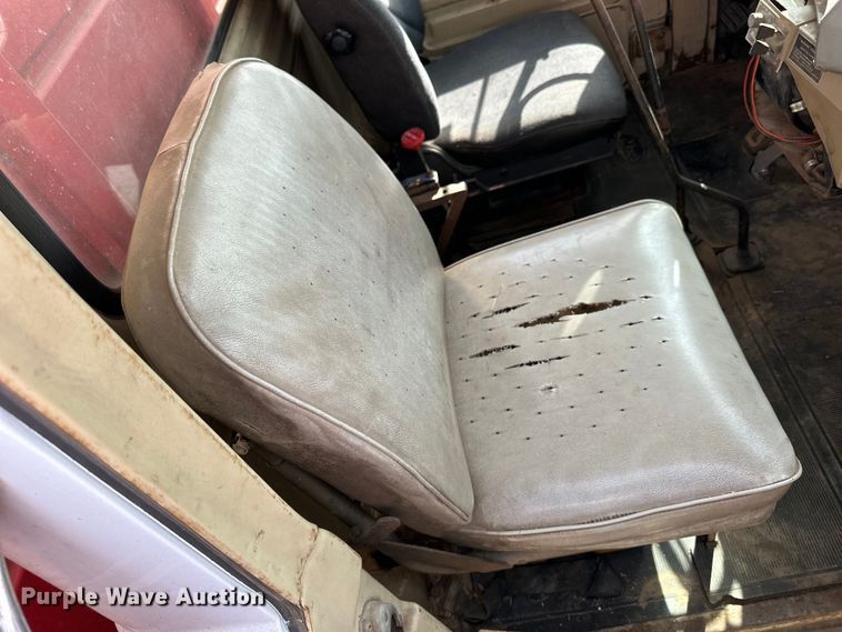 image for item OE9071 1974 Mack R600 grain truck