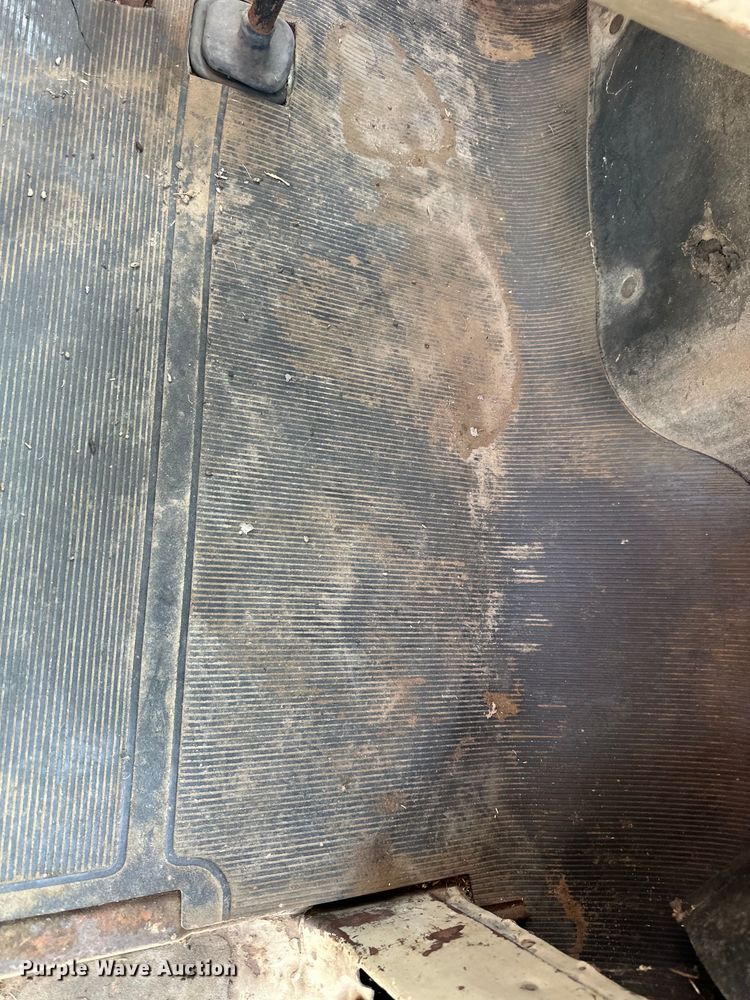 image for item OE9071 1974 Mack R600 grain truck