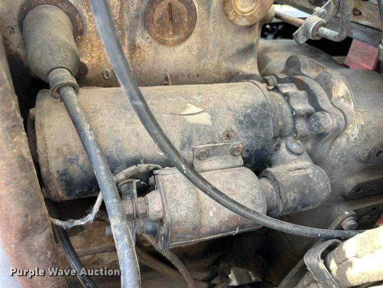 image for item OE9071 1974 Mack R600 grain truck