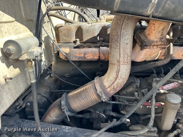 image for item OE9071 1974 Mack R600 grain truck