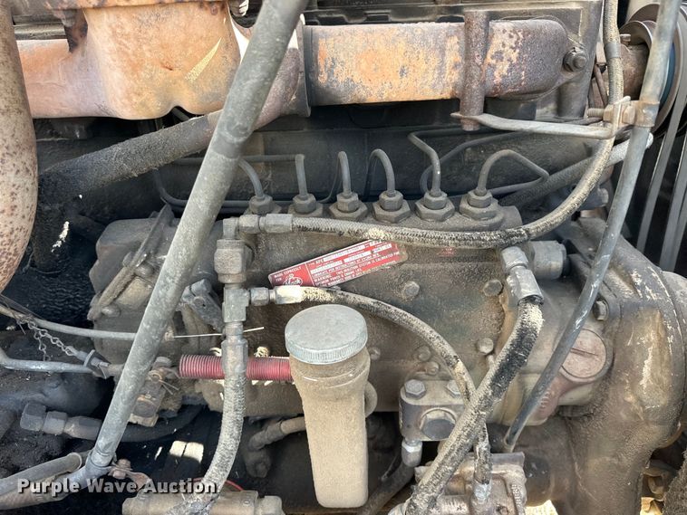 image for item OE9071 1974 Mack R600 grain truck