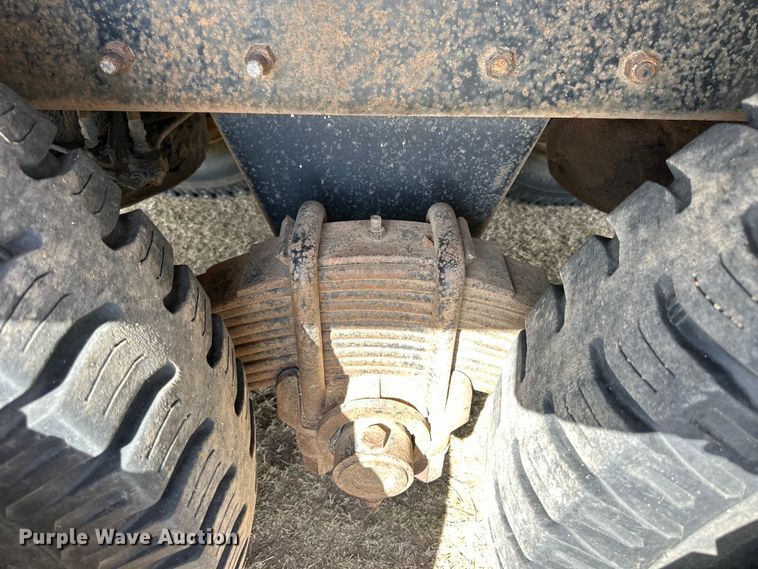 image for item OE9071 1974 Mack R600 grain truck