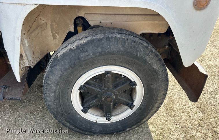 image for item OE9071 1974 Mack R600 grain truck