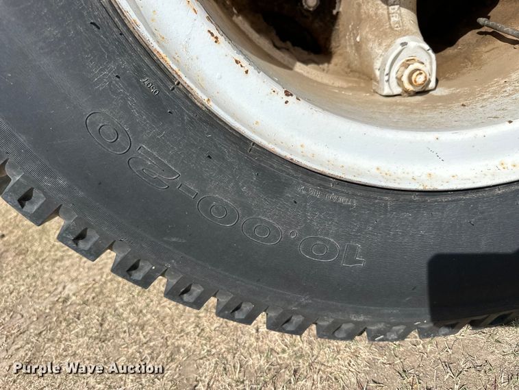 image for item OE9071 1974 Mack R600 grain truck