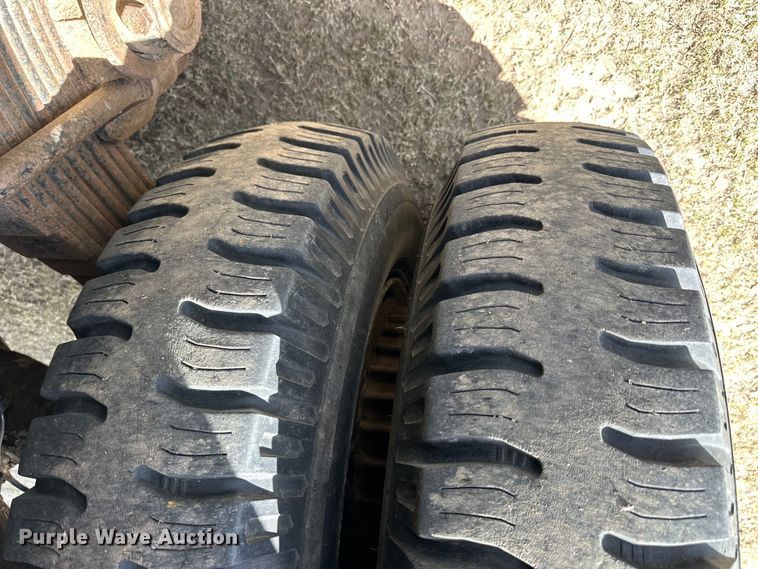 image for item OE9071 1974 Mack R600 grain truck