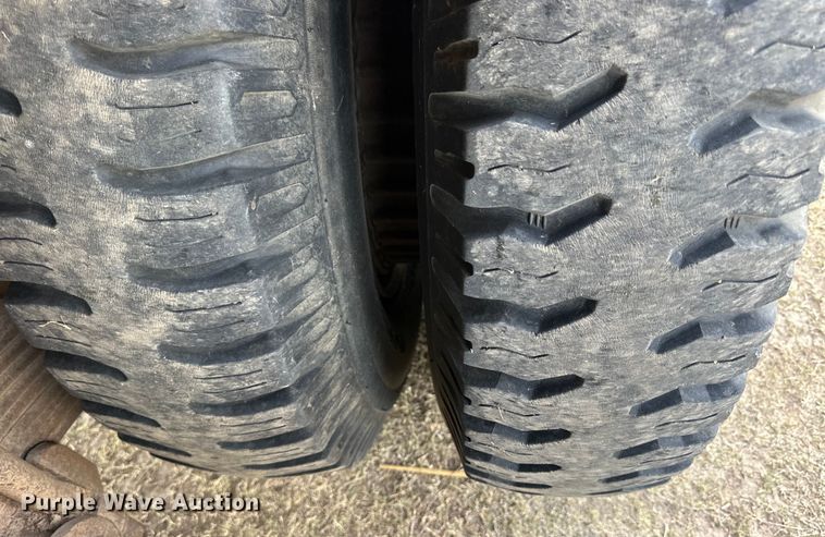 image for item OE9071 1974 Mack R600 grain truck