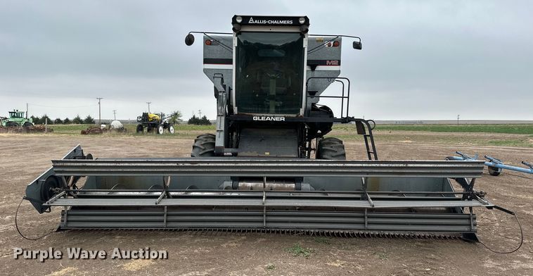 image for item OE9145 1980 Gleaner LM-M2 combine