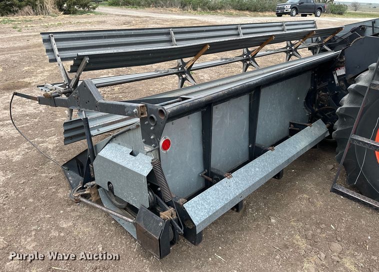 image for item OE9145 1980 Gleaner LM-M2 combine