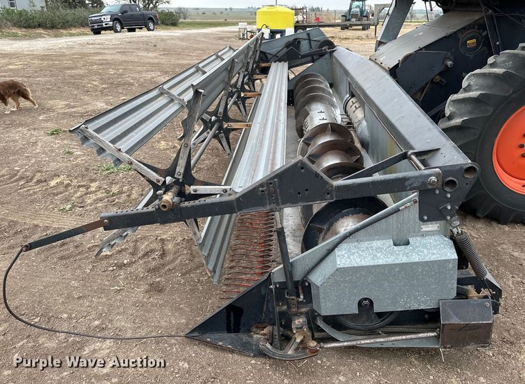 image for item OE9145 1980 Gleaner LM-M2 combine