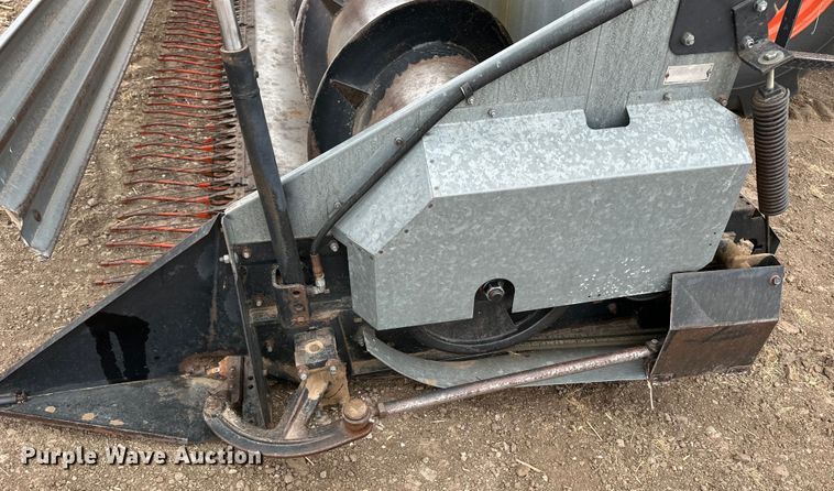 image for item OE9145 1980 Gleaner LM-M2 combine