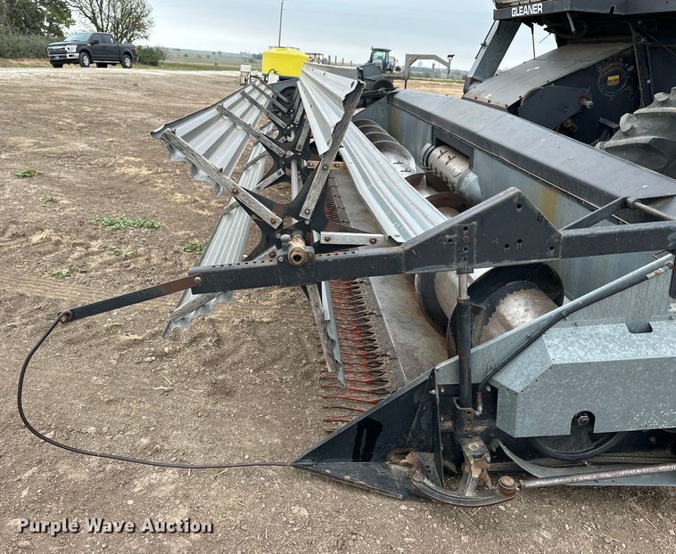 image for item OE9145 1980 Gleaner LM-M2 combine