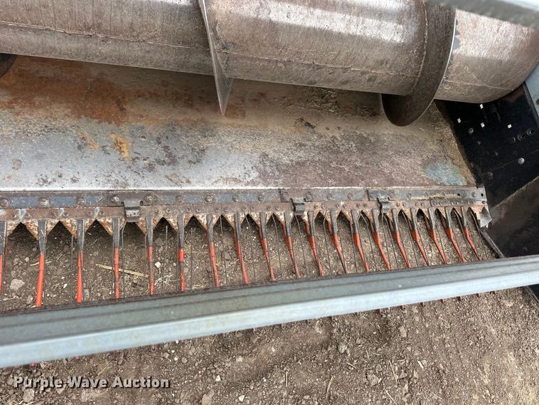 image for item OE9145 1980 Gleaner LM-M2 combine