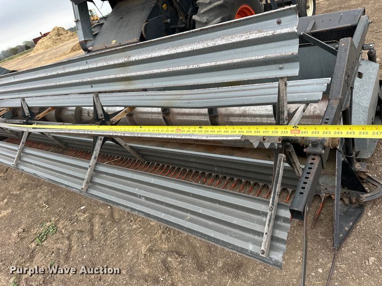 image for item OE9145 1980 Gleaner LM-M2 combine