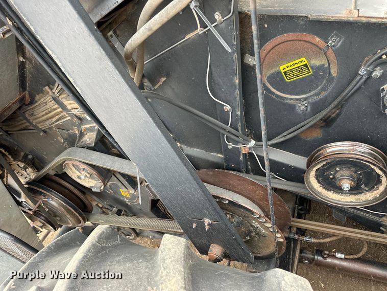 image for item OE9145 1980 Gleaner LM-M2 combine