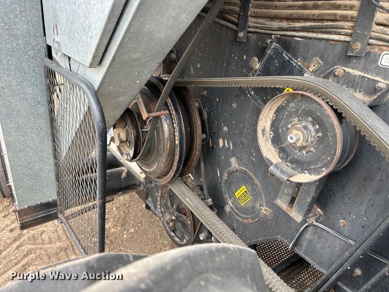 image for item OE9145 1980 Gleaner LM-M2 combine