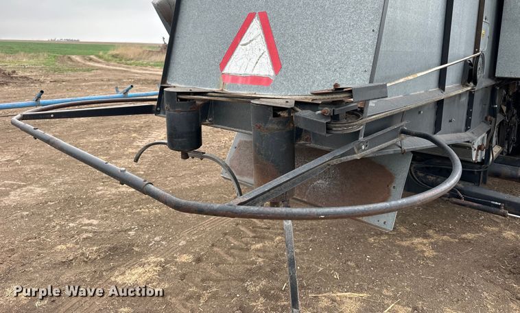 image for item OE9145 1980 Gleaner LM-M2 combine