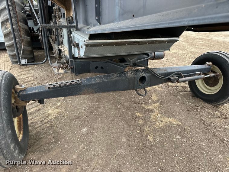 image for item OE9145 1980 Gleaner LM-M2 combine