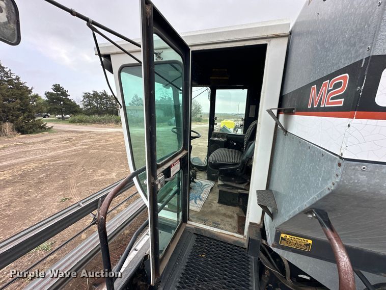 image for item OE9145 1980 Gleaner LM-M2 combine