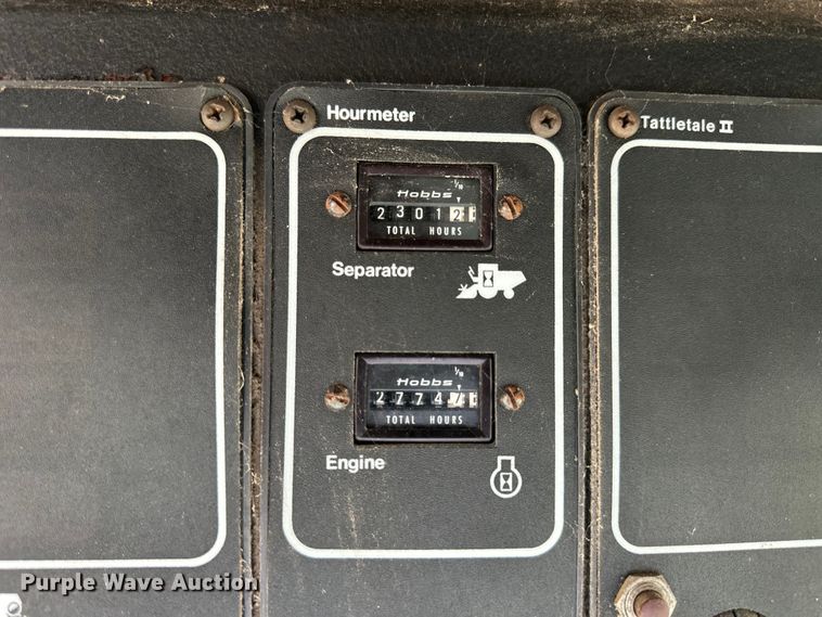 image for item OE9145 1980 Gleaner LM-M2 combine