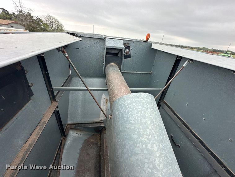 image for item OE9145 1980 Gleaner LM-M2 combine